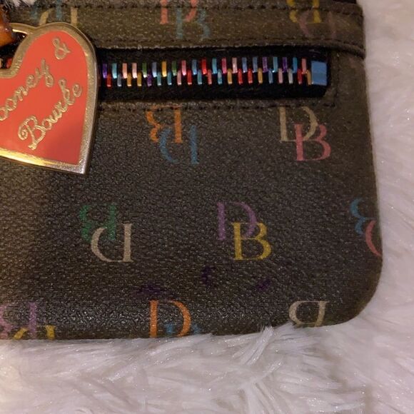 2 Pc VINTAGE DOONEY & BOURKE MONOGRAMMED SHOULDER BAG. Rainbow Zipper Coin Key - Picture 12 of 13